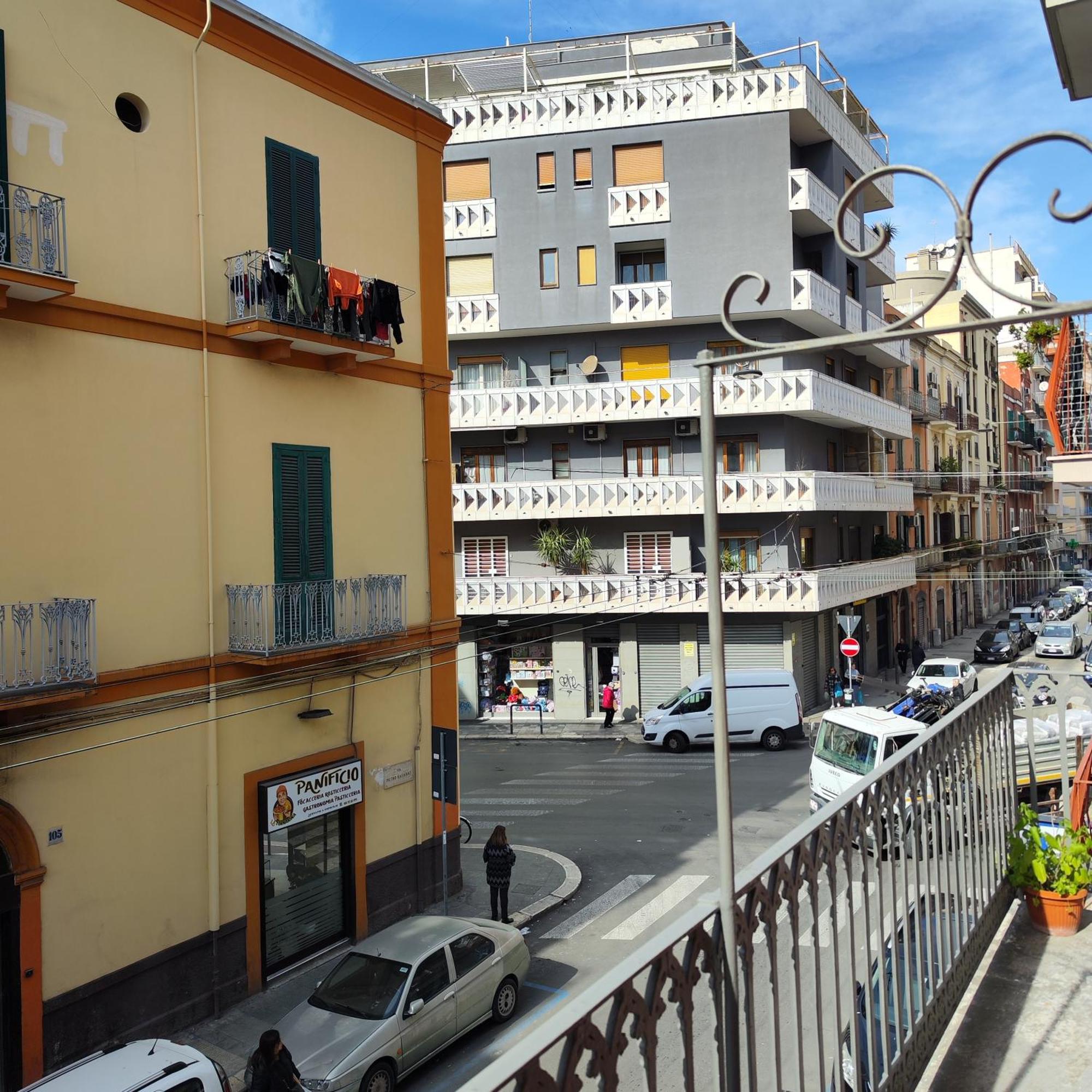 Mistral130 Apartment Bari Bagian luar foto