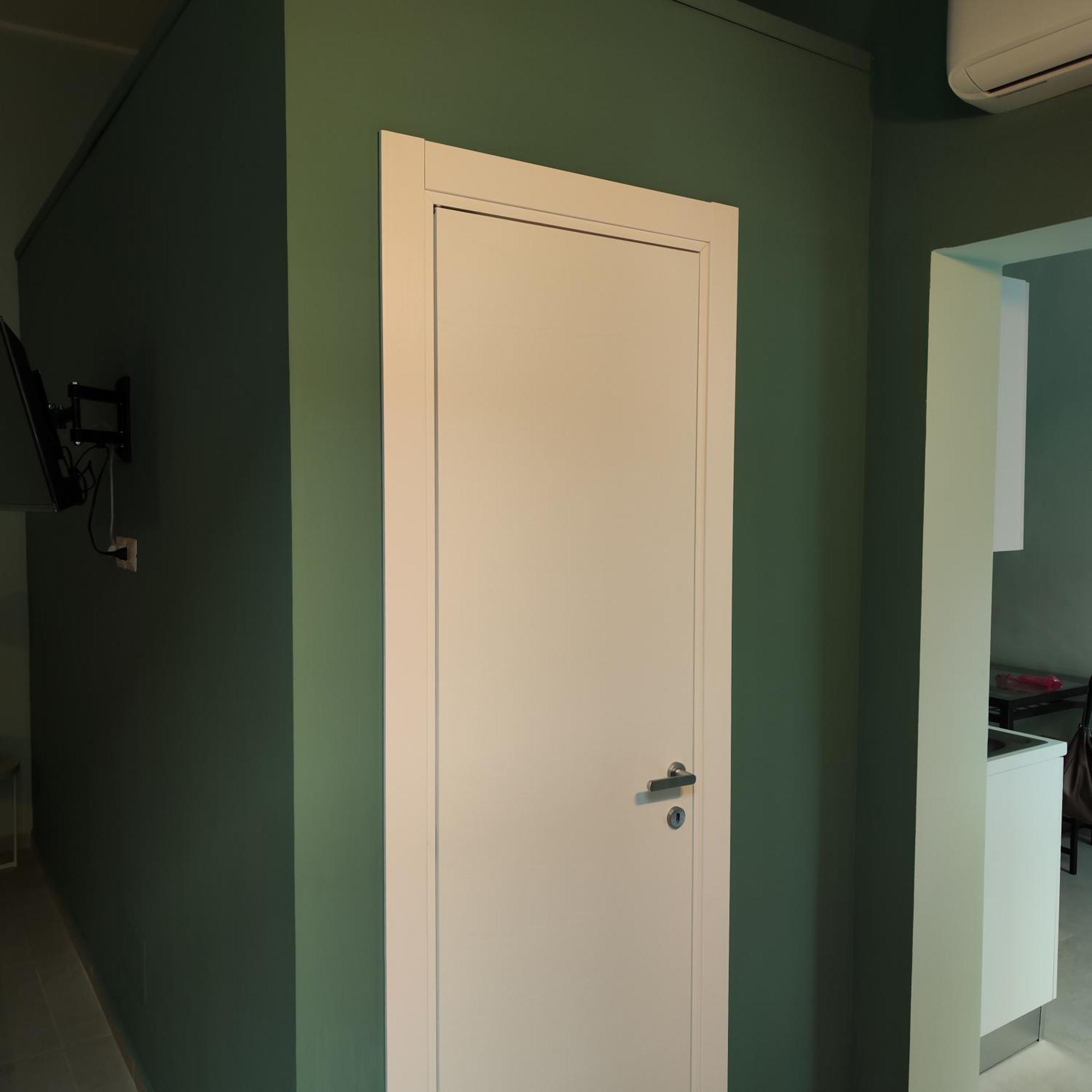 Mistral130 Apartment Bari Bagian luar foto