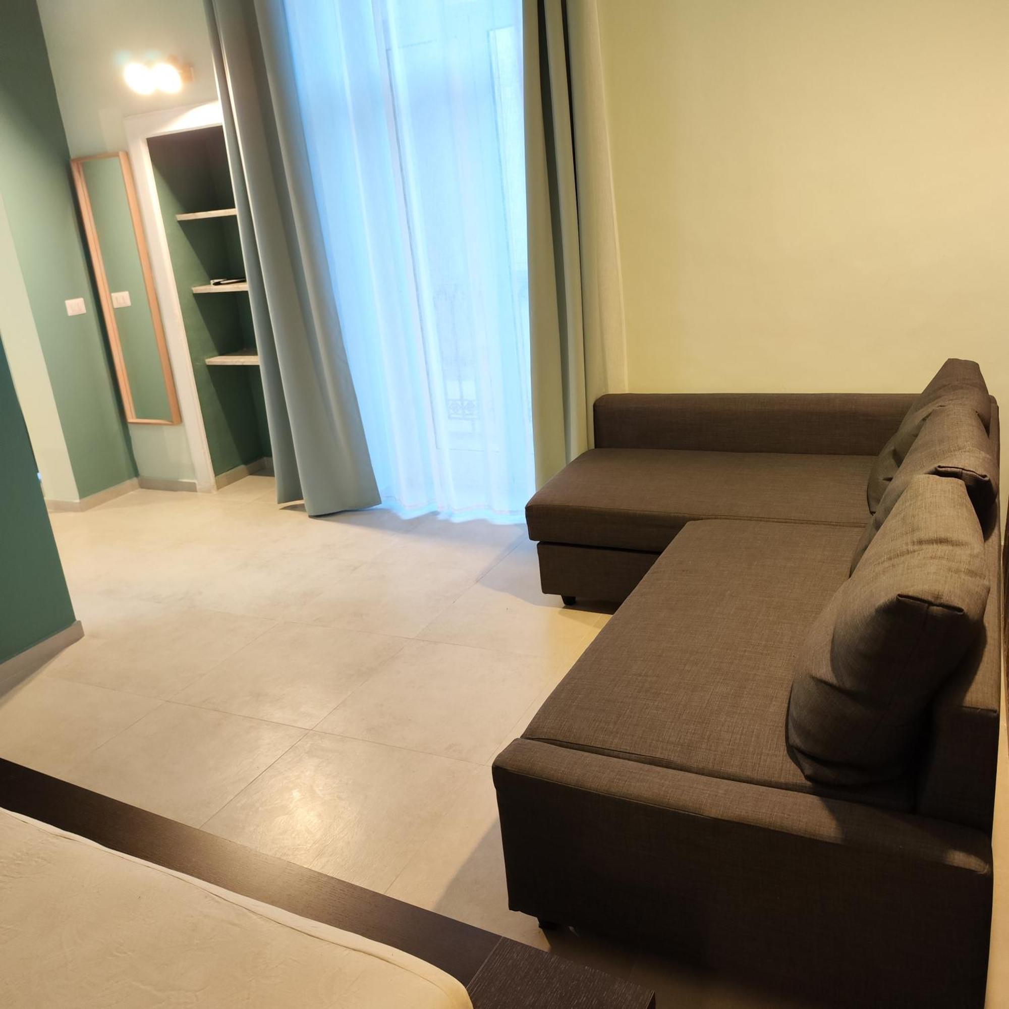 Mistral130 Apartment Bari Bagian luar foto