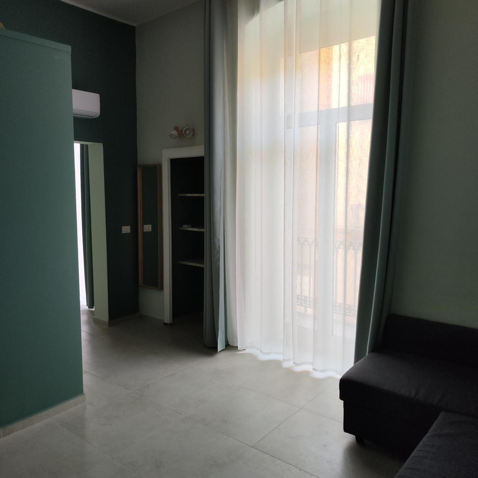Mistral130 Apartment Bari Bagian luar foto