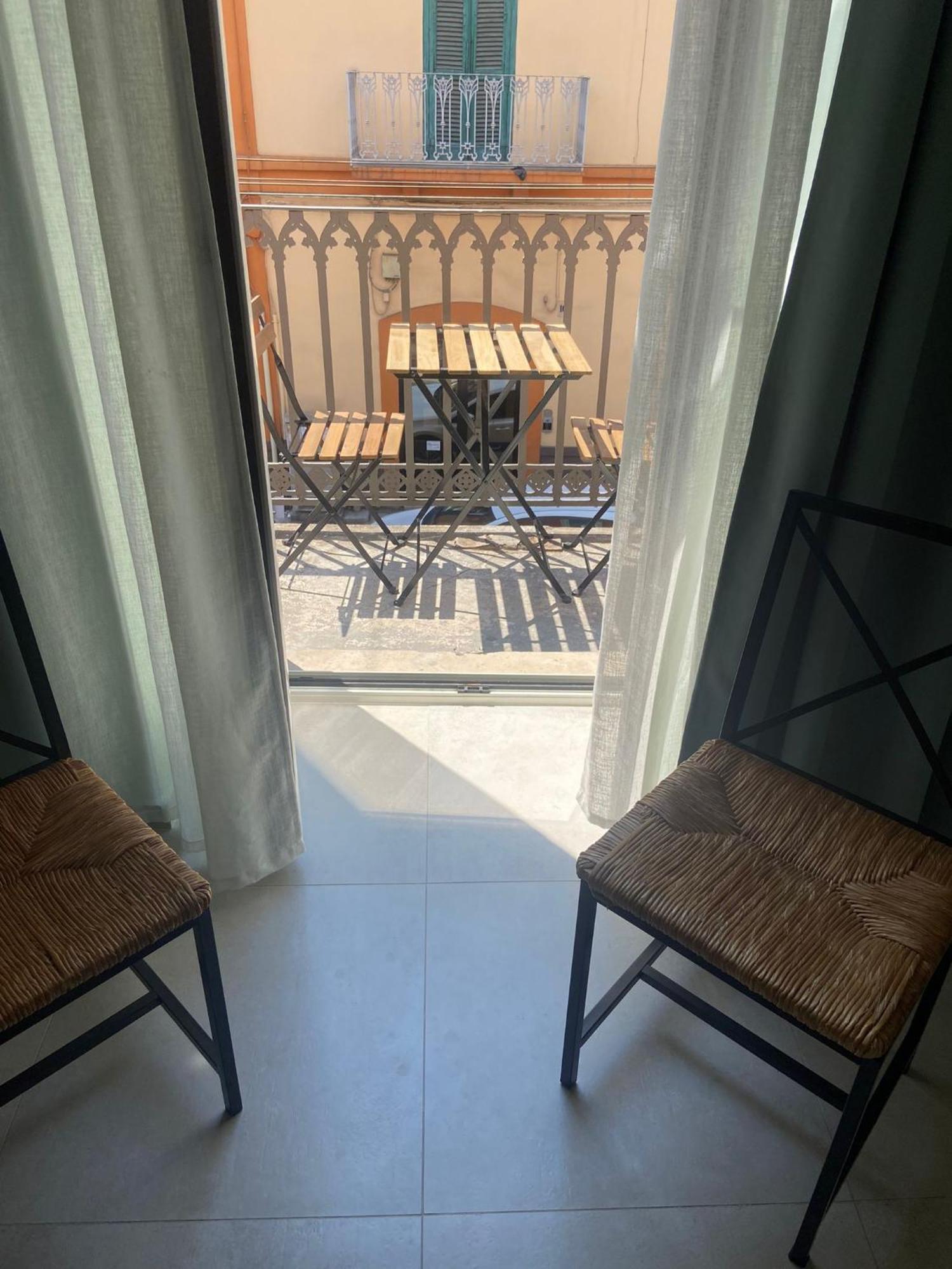Mistral130 Apartment Bari Bagian luar foto