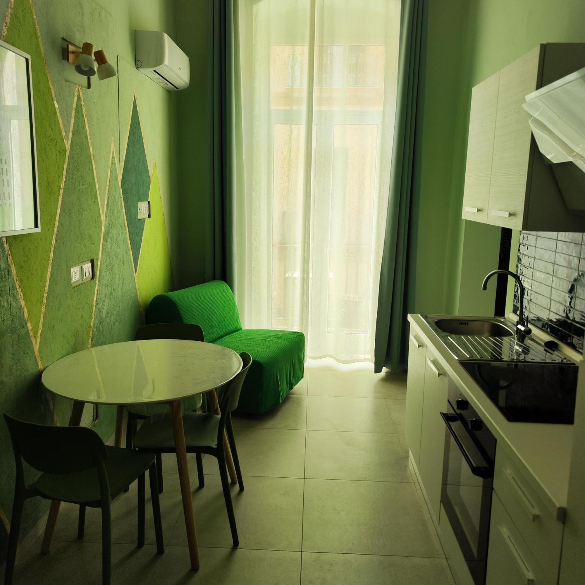 Mistral130 Apartment Bari Bagian luar foto