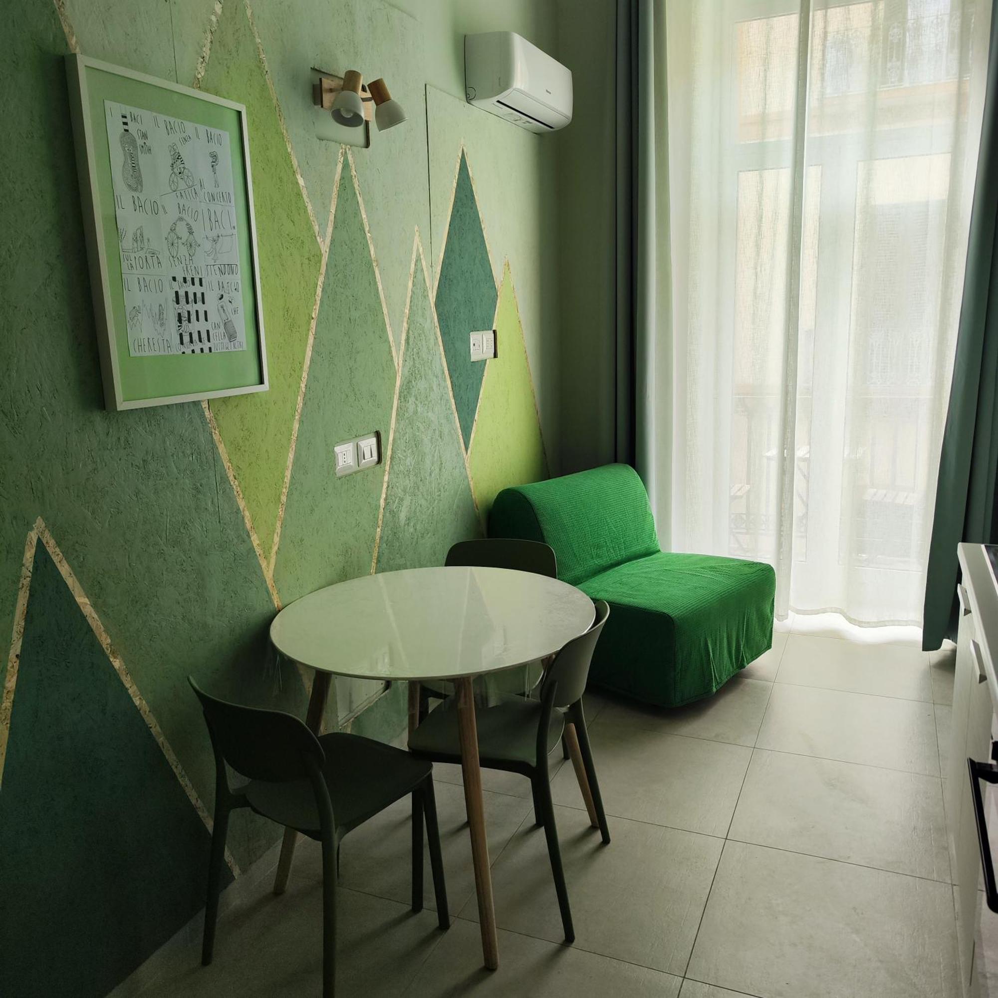 Mistral130 Apartment Bari Bagian luar foto